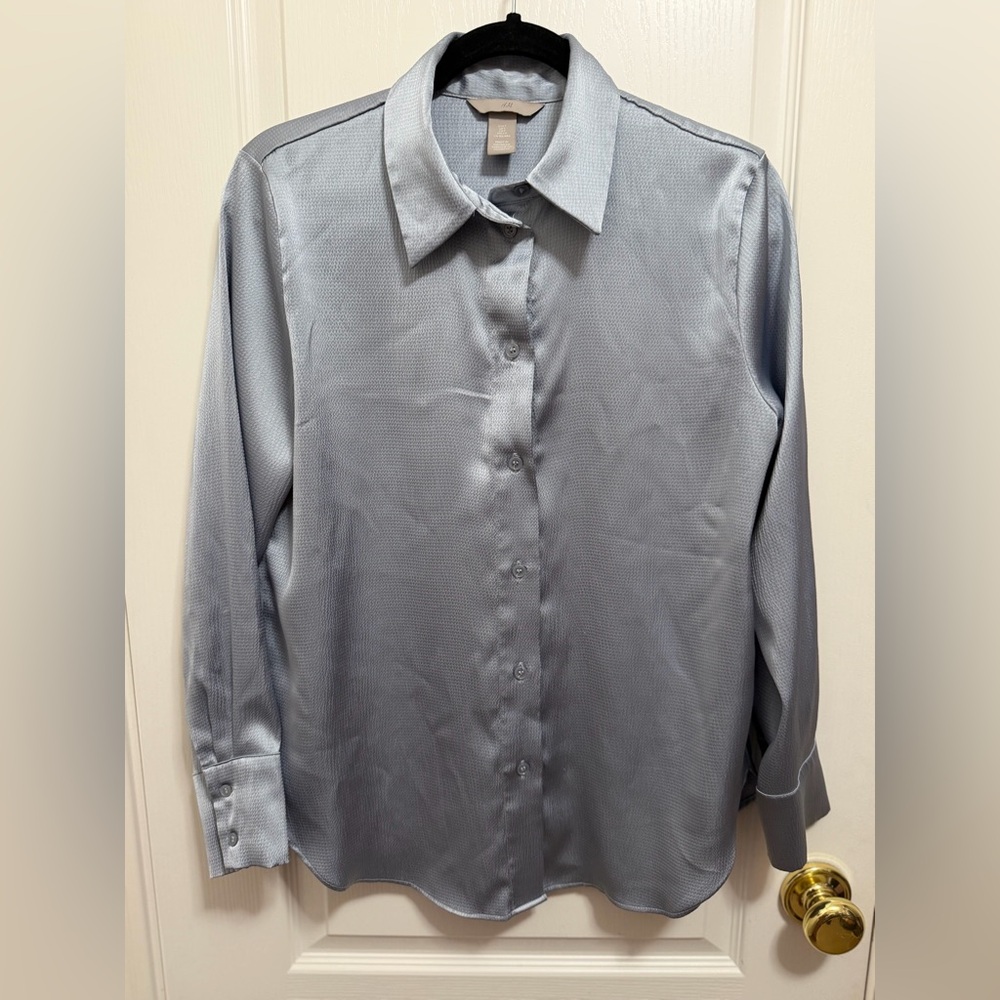 H&M Light Blue Women’s Button-Down Shirt